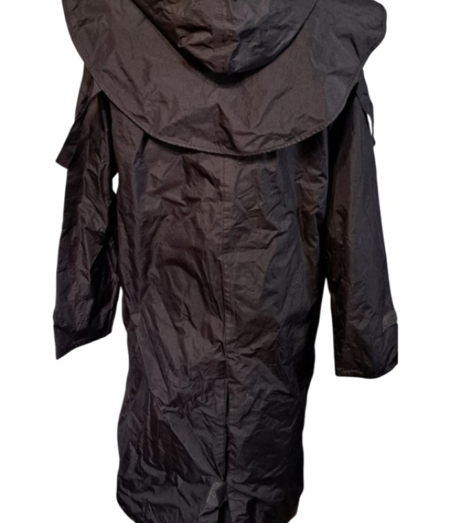 transparent-photoroom4_374601694